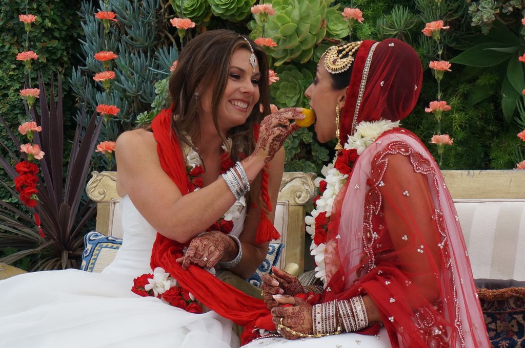 Buzz Feed Pictures From Indian White Lesbian Wedding Go Viral AsAmN