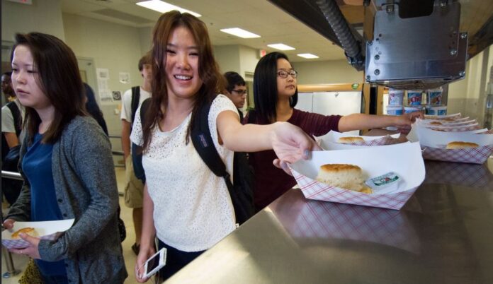 National school lunch program tackles hunger