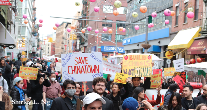 Chinatown block shuttered in huge raid, but brassy bootleggers still hawk  fakes – New York Daily News