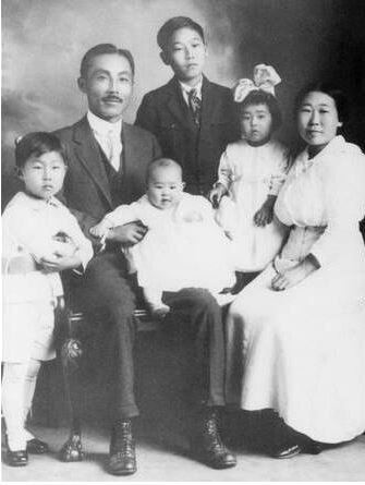 Korean Independence Activists and notable Korean Americans Ahn Changho, Susan Ahn, Helen Ahn, Philip Ahn, Soorah Ahn, Philson Ahn, and Ralph An in 1917