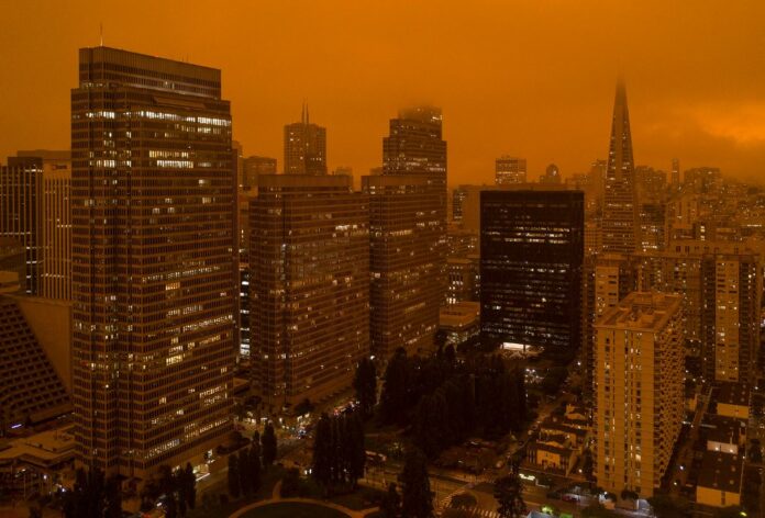 The Day The Sun Didn't Rise. San Francisco smothered in smoke from wildifires. September 9, 2020