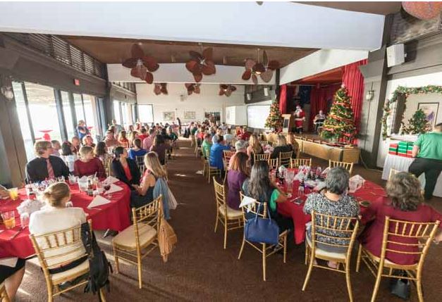 NAVFAC Pacific held its annual 2017 NAVFAC Pacific Holiday Party held Dec. 5 at the Sunset Lanai at Camp Smith. The event included dinner, games and entertainment by the U.S. Pacific Fleet band.