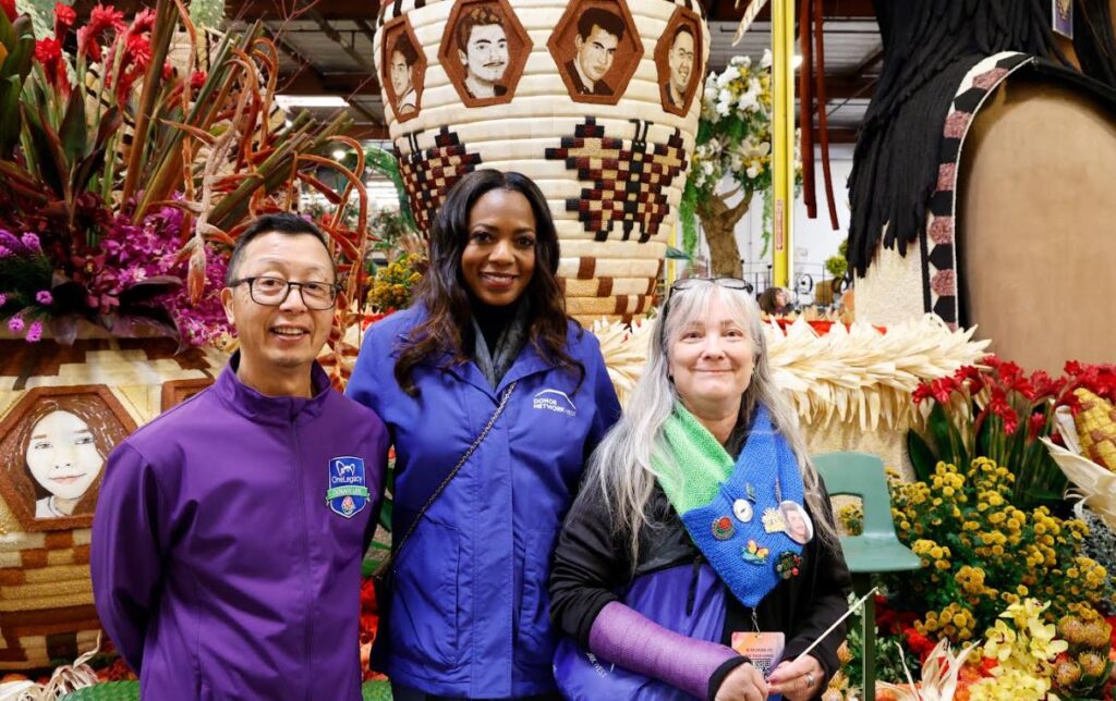 Ted Jung is with Janice Whaley, CEO of Donor Network West and Leslie Barratt, the donor's mother. 