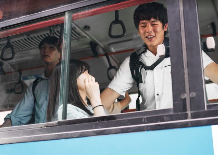 Lee Jungha and Go Younjung in Moving