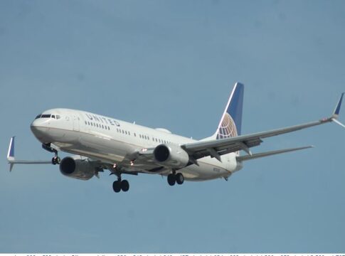 United Airline plane in flight