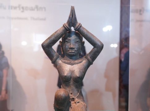 Thai kneeling woman statue stolen from Thailand is returned