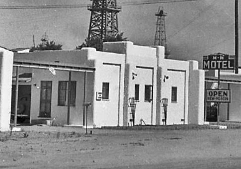 A hotel and gas station in Santa Maria, California,1939