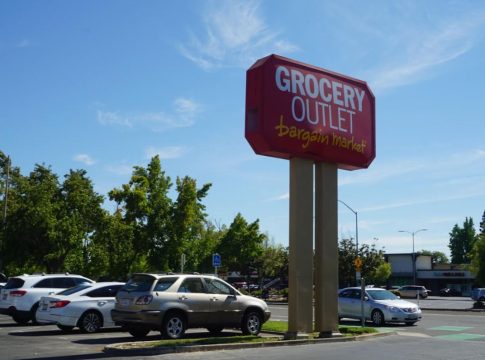 Signage outside Grocery Outlet in Sacramento