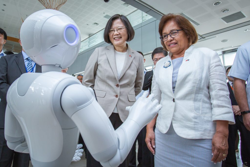 Dr. Hilda C. Heine during her first term as Marshallese president, visiting Southern Taiwan University of Science and Technology on July 31, 2018. Office of the President, Republic of China (Taiwan) Women of Impact Award East-West Center 2024