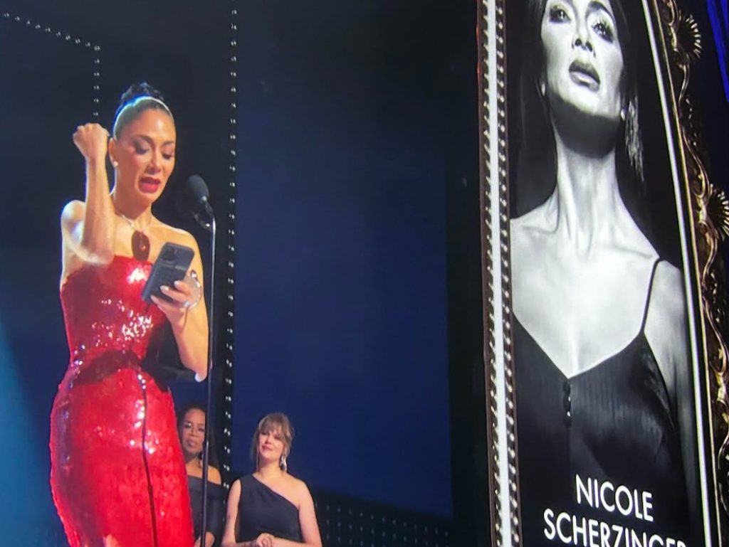 Nicole Scherzinger wins the award for best actress in Sunset Boulevard